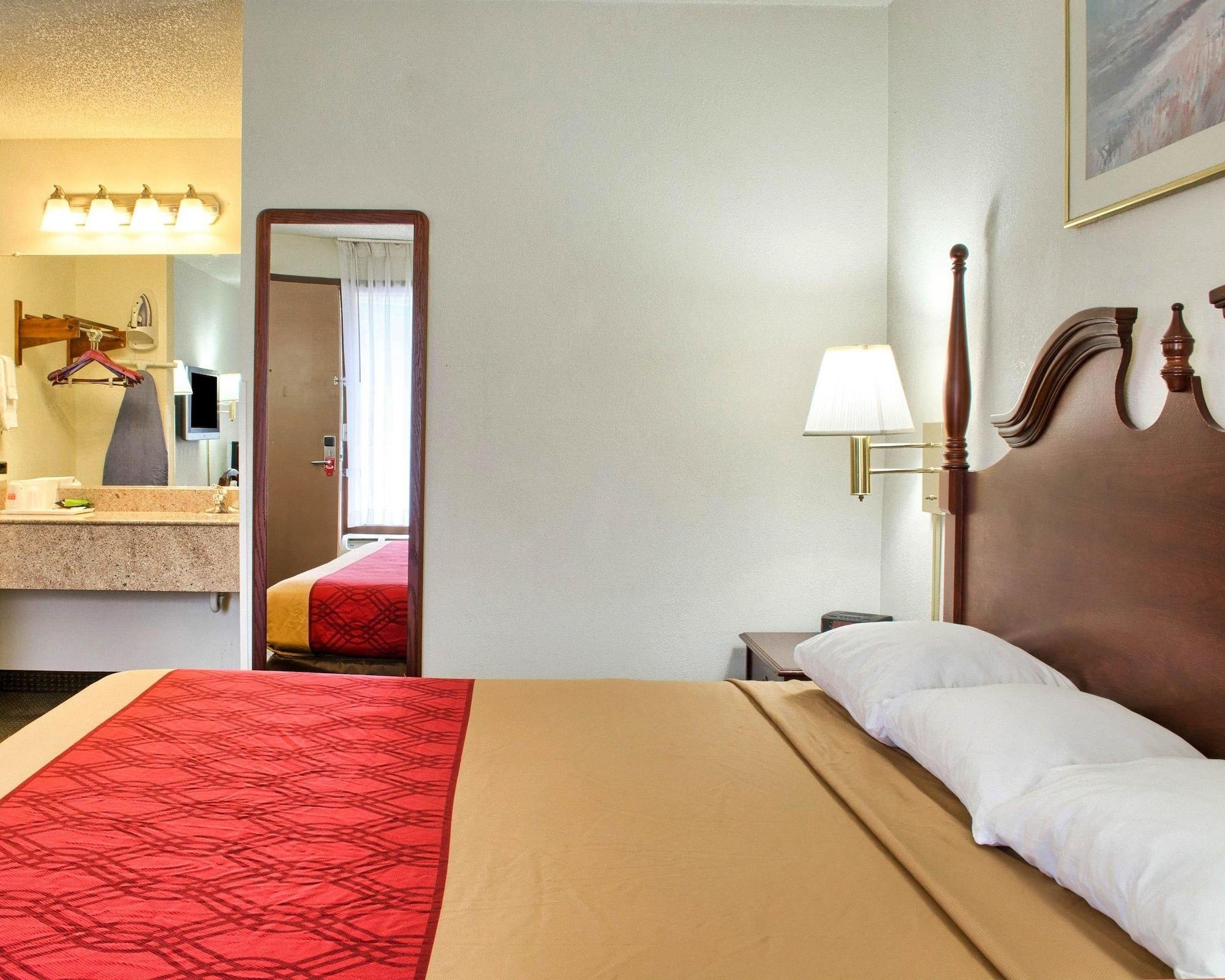 Econo Lodge Richmond Extérieur photo