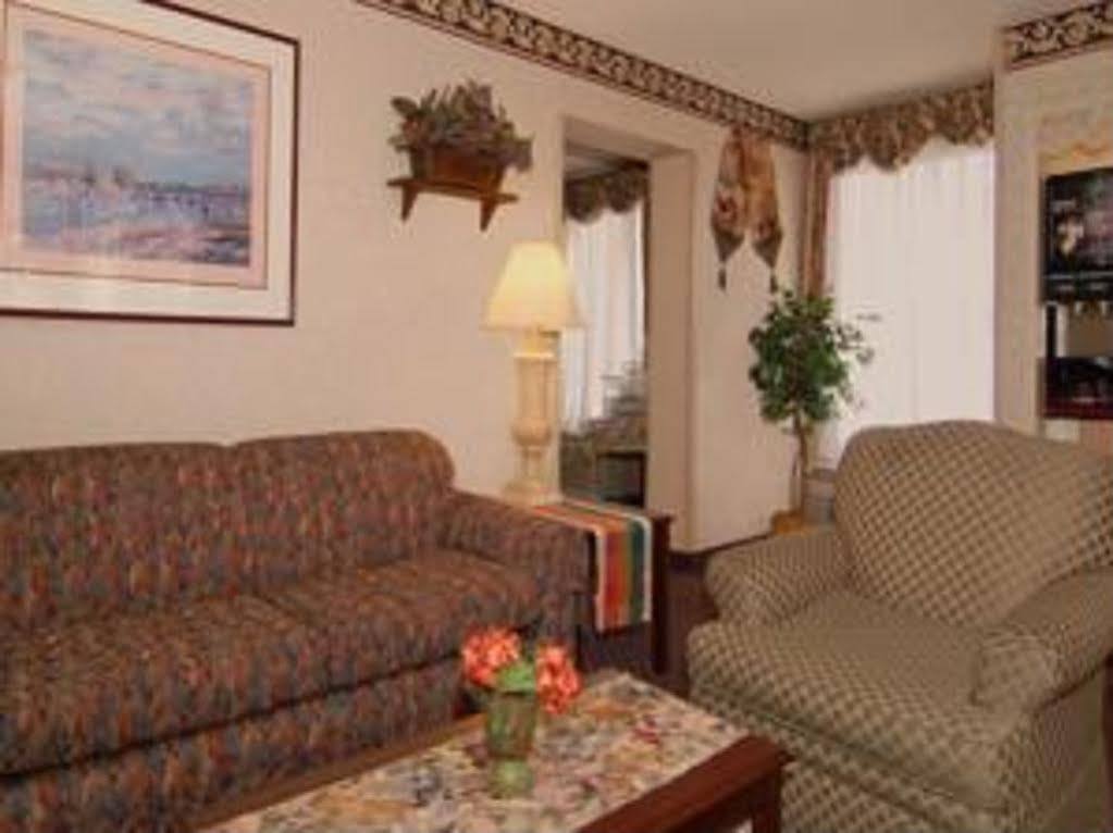 Econo Lodge Richmond Extérieur photo