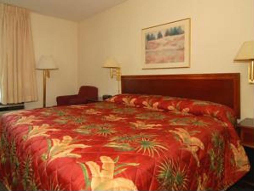 Econo Lodge Richmond Extérieur photo